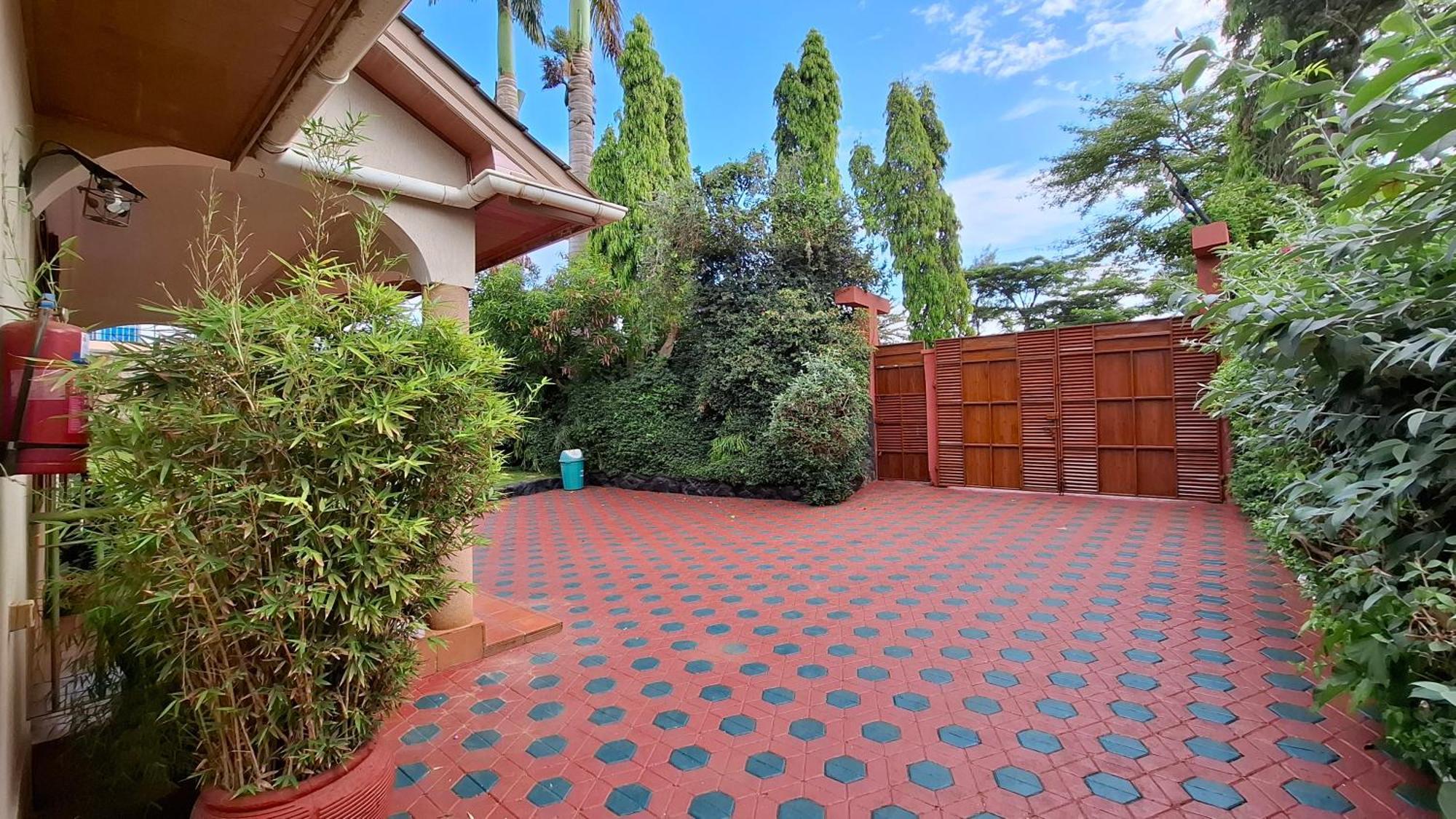 أروشا Korona House Hotel المظهر الخارجي الصورة